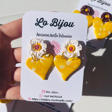 Cargar imagen en el visor de la galería, Corazón y flor 6
