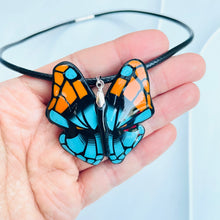 Cargar imagen en el visor de la galería, Colgante Mariposas 6
