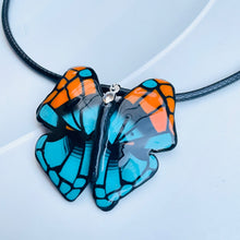 Cargar imagen en el visor de la galería, Colgante Mariposas 6
