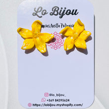 Cargar imagen en el visor de la galería, Flor Amarilla 2
