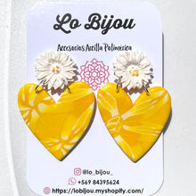 Cargar imagen en el visor de la galería, Corazón y flor 1
