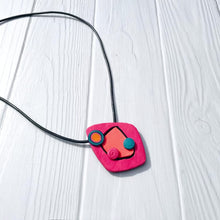 Cargar y reproducir el video en el visor de la galería, Collar dúo  rosado-naranjo
